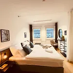 Neu Gruppenurlaub In Der Kieler Innenstadt
