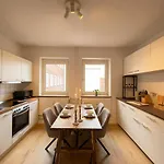 Apartamento Neu Gruppenurlaub In Der Kieler Innenstadt *