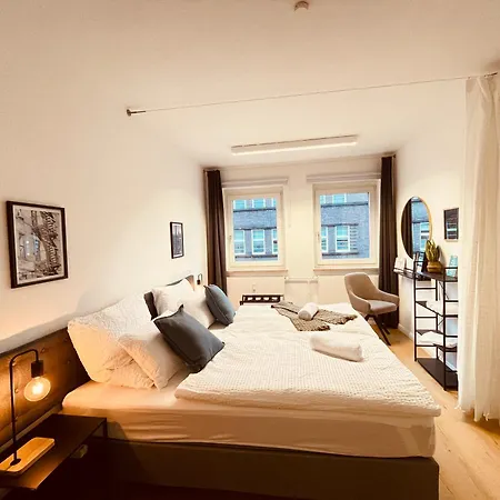 Neu Gruppenurlaub In Der Kieler Innenstadt